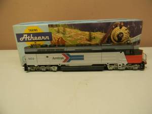 lot 9 image: VINTAGE HO ATHEARN 3624 FW AMTRACK FP-45 POWERED DIESEL - NICE - GREAT PIECE - SEE PICTURES