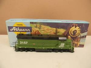 lot 22 image: VINTAGE HO ATHEARN  4204 FW BURLINGTON NORTHERN GP-35 POWERED DIESEL #2157 - IN BOX - NICE - GREAT PIECE - SEE PICTURES