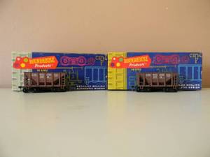 lot 76 image: VINTAGE (2) ROUNDHOUSE HO SOO-LINE 1411 ORE CARS - NICE - IN BOX - GREAT PIECES - SEE PICTURES