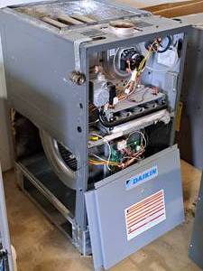 lot 3 image: Daiken 80,000-BTU Gas Furnace DM80VC0804CNAA