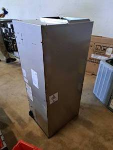 lot 6 image: Carrier 2.5-Ton 12,500-BTU FB4C Base Series Fan Coil Furnace FB4CNF030
