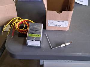 lot 98 image: HVAC Equipment - Flame Sensor Kit 40L81 LB-94701A, Honeywell Home Powerhead Assembly 24V 40003916-026U