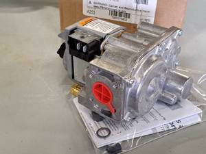 lot 100 image: Honeywell 89M57 Gas Valve and LP Conversion Kit LB-110676A
