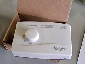 lot 106 image: Research Products Aprilaire 4655 Manual Humidifier Control (in original packaging)