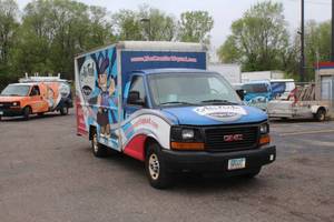 lot 1D image: 2012 GMC Savana 3500 2-Door Box Truck