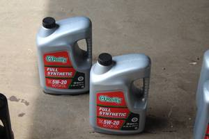 lot 516 image: Lot of (2) OReilly 1-Gallon 5W-20 Full Synthetic Motor Oil