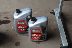 lot 517 image: OReilly 1-Gallon Motor Oil - Full Synthetic 0W-20 (x1), Full Synthetic 5W-20 (x1)
