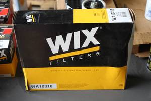 lot 523 image: Wix Air Filter WA10316