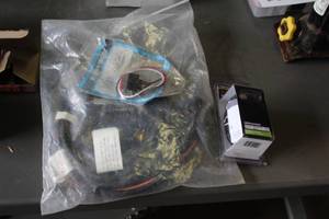 lot 536 image: Curt Brake Control Harness, Brake Hardware