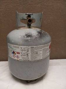 lot 29 image: PROPANE TANK