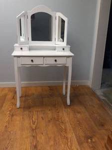 lot 55 image: CASA PADRINO COUNTRY STYLE MAKE-UP TABLE