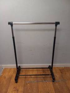 lot 57 image: HOMELINE CLOTHES STAND