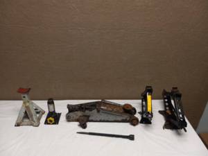 lot 73 image: JACKS & STAND