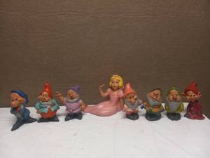 lot 77 image: VINTAGE WALT DISNEY CHARACTERS SNOW WHITE & DWARFS
