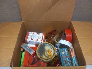 lot 87 image: HUGE LOT OF VINTAGE TIN BOX