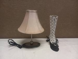 lot 79 image: 2 DESK LAMPS