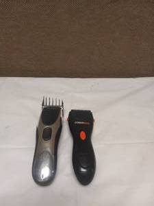 lot 89 image: 2 ELECTRIC SHAVERS