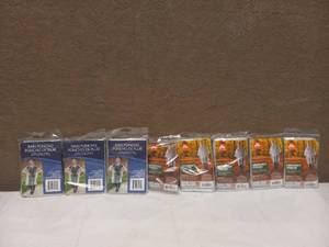 lot 92 image: 8 NEW PLASTIC HOODED PONCHO