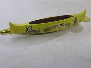 (A-1) Leinenkugels Honey Weiss Can...