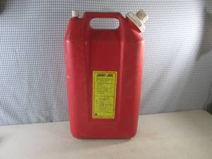 (BS) Jiant-Jug Gas Can