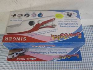 (CS) Singer Sew Quick Handheld Sewing Machine