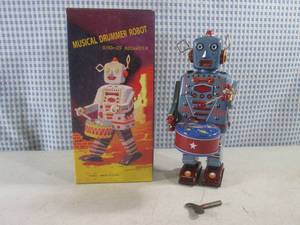 (C-4) Metal Wind-Up Musical Drummer Robot
