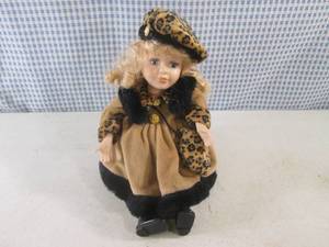 (EC1) Vintage Animated Wind-Up Musi...