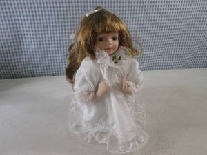 (EC1) Vintage KneelingPraying Girl...