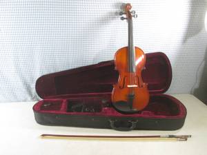 (C-2) Violin with Bow and Case - Mi...
