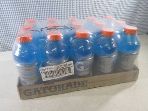 (C-1) 15 Bottles 28oz Cool Blue Gat...