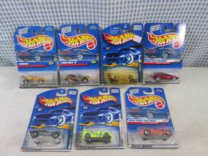 (EC1) Assorted Hot Wheels in Packag...
