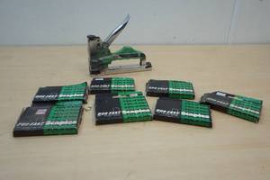 Duo Fast stapler, staples