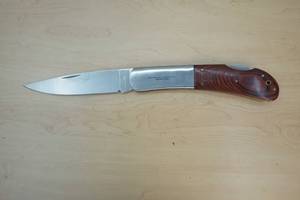 Maxam folding blade knife