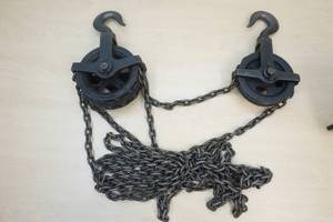 block and tackle chain hoist