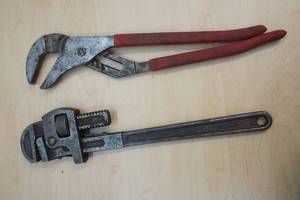 pipe wrench