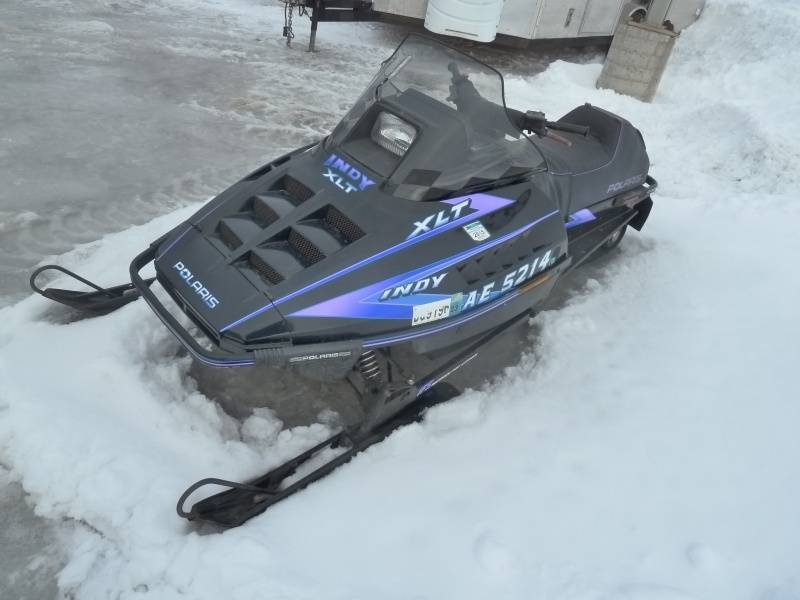 lot 3 image: 1992 Polaris XLT Indy- SKS 600