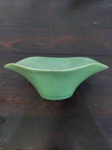 lot 13 image: Vintage Pottery Bowl