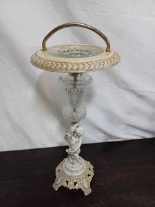 lot 2 image: Vintage Cherub Ashtray Stand With Glass Ashtray