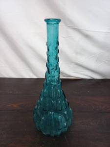 lot 9 image: Vintage Italian Empoli Art Deco Style Glass Vase