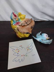 lot 17 image: Collection Of Bird Dcor Including Lefton Bluebird