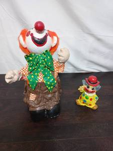 lot 19 image: Two Vintage Clown Items
