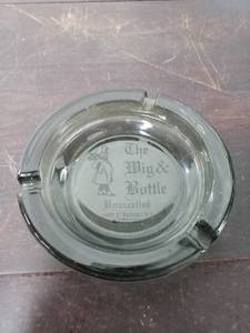 lot 34 image: Vintage The Wig & Bottle Ashtray