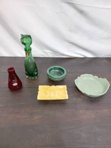 lot 42 image: Collection Of Vintage Collectables