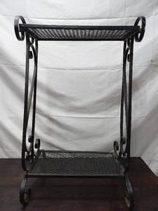 lot 67 image: Metal ShelfStand