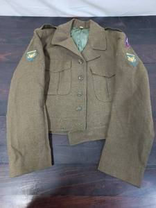 lot 53 image: Vintage Army Style Jacket