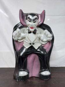 lot 66 image: Empire Plastic Vampire Lighted Halloween Display