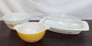 lot 77 image: Misc. Pyrex