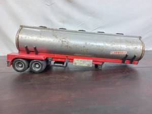 lot 81 image: Texaco Trailer