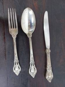 lot 88 image: Sterling Silver Lunt Cutlery