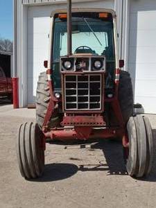 International 1586 Farm Tractor